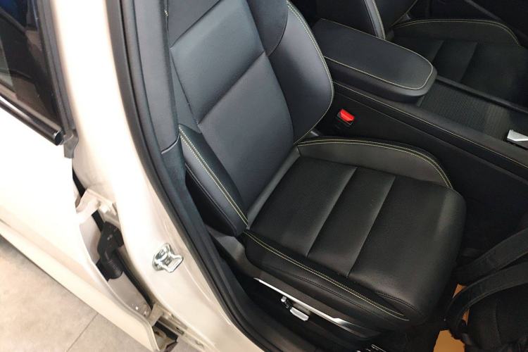 Used Lynk & Co 06 2025 Renew 1.5T Halo Right Front Seat