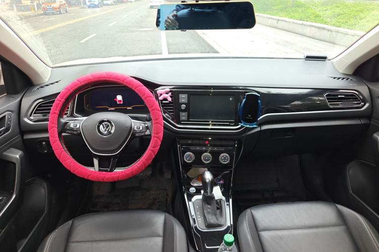 Used Volkswagen T-ROC 2019 280TSI DSG Two-Wheel Drive Comfort Version China VI Standard
