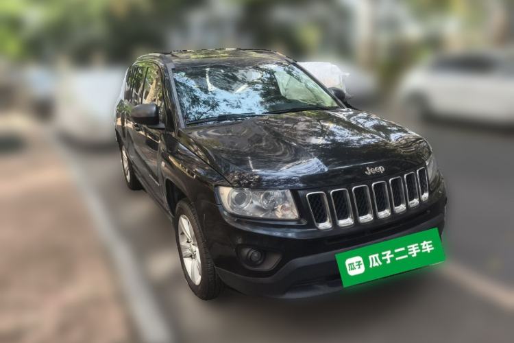 Used Jeep Compass 2012 2.4L four-wheel-drive sport version
