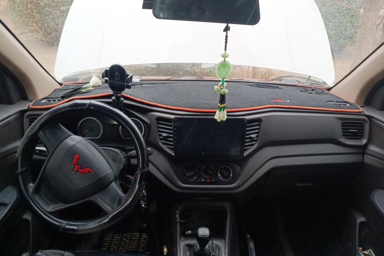 Used Wuling Hongguang V 2022 1.5L Jingqu Edition Electric-Assist LAR