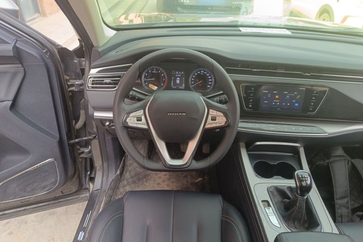Used CHANGAN OSHAN X7 2020 1.5T Manual Luxury Version Steering Wheel