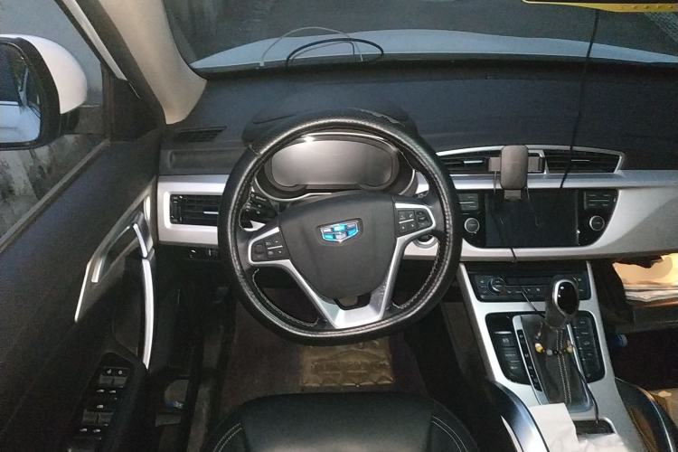 Used Geely Auto Emgrand X7 Sport 2018 1.8TD Automatic Two-Wheel Drive Smart Connect 4G Internet Edition Steering Wheel