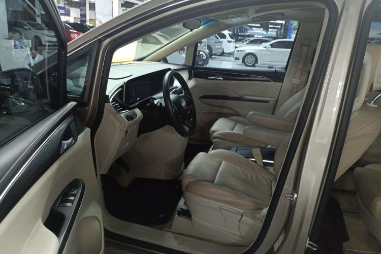 Used Buick GL8 2022 ES Landtrek 653T Comfort Edition