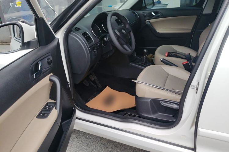 Used Skoda Yeti 2014 1.6L Manual Colorful Edition
