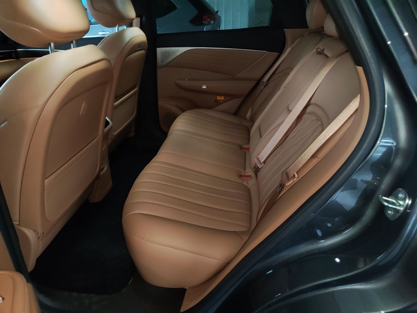 Dongfeng Aeolus L8 2025 Model 185KM Dream Edition — снимка 20
