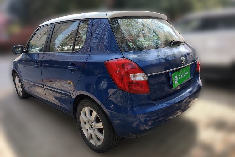 Used Skoda Fabia 2008 1.6L Automatic Crystal Edition Rear Left 45 Deg