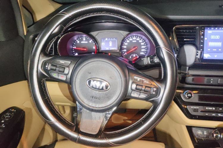 Used Kia Carnival 2015 2.2T Luxury Edition China IV Steering Wheel