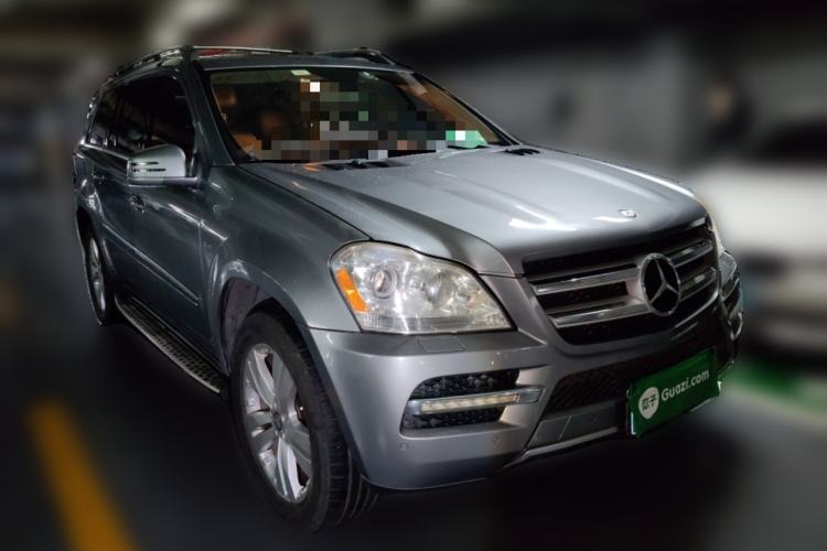 Used Mercedes-Benz GL-Class  Front Right 45 Deg