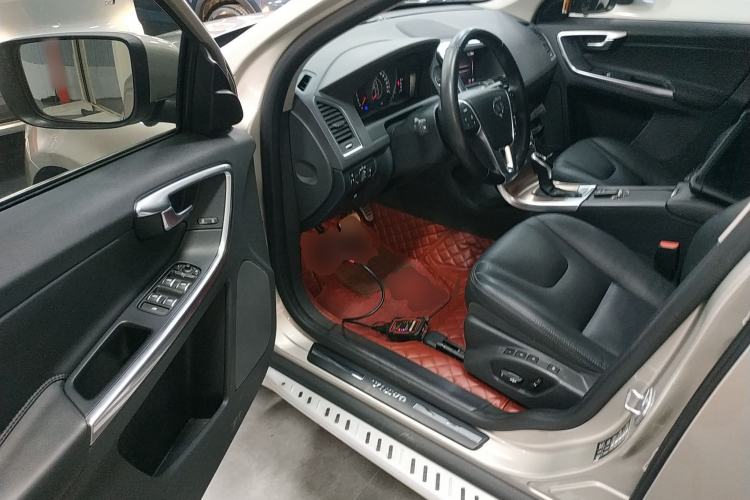 Used Volvo XC60 2017 T5 AWD Smart Upgrade Edition
