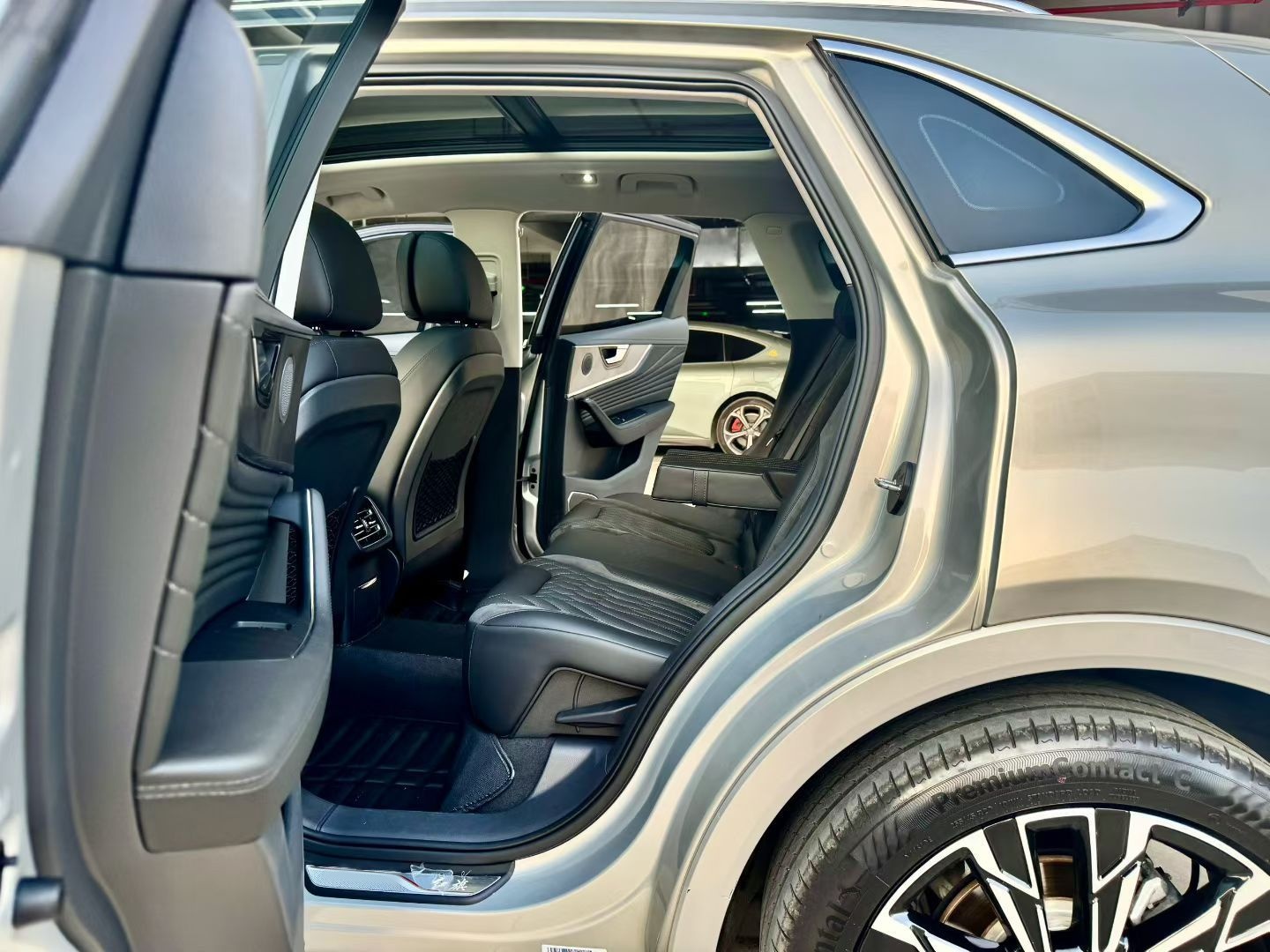 Hongqi HS5 2023 2.0T Four-Wheel Drive Flagship Pro Edition - Chinese Trim Xiang — снимка 19