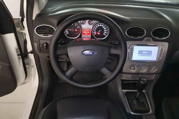 Used Ford Focus 2013 Hatchback Classic 1.8L Automatic Base Model Steering Wheel