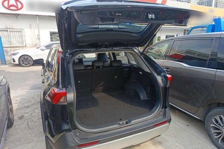 Used Toyota RAV4 2023 2.0L CVT 4x4 Adventure Edition Trunk