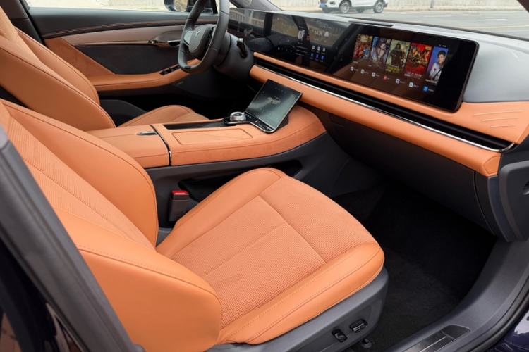 Used VOYAH PASSION 2024 PHEV Four-Wheel Drive Ultra-Long Range Flagship Model Interior 6