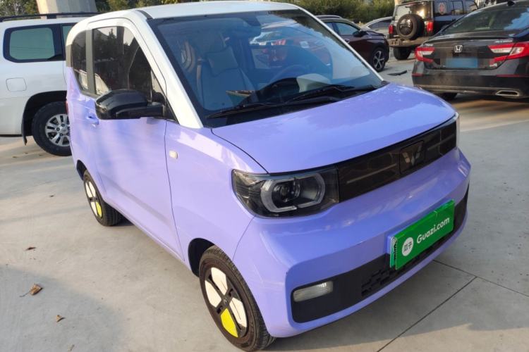 Used Wuling Hongguang MINIEV 2021 Macaron Sandwich Model 120 km Lithium NMC
