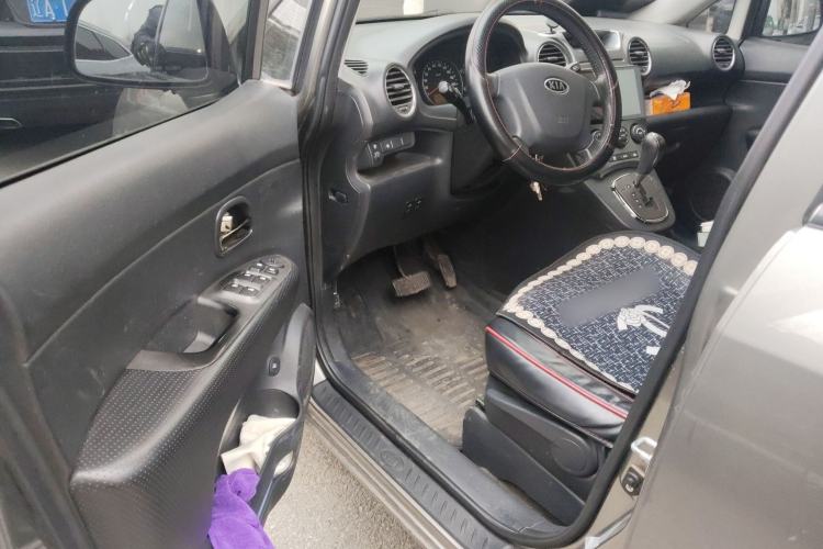 Used Kia Carens 2011 2.0L 7-Seater Automatic Standard Edition
