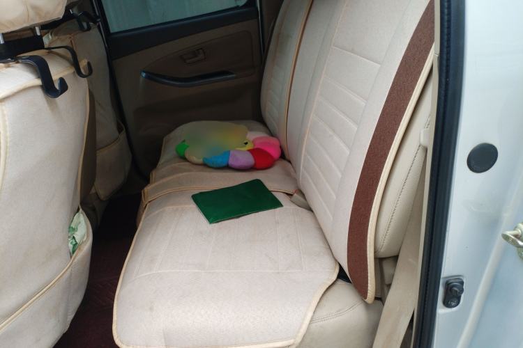 Used JMC Yuhu 7 2012 2.4T Four-Wheel Drive Manual Standard Edition JX4D24 Left Rear Seat