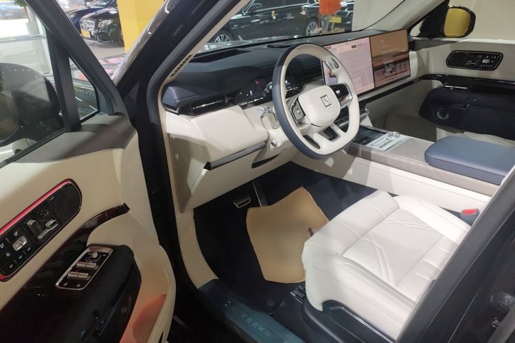 Used Zeekr 9X 2025 Moon Black Edition 70kWh
