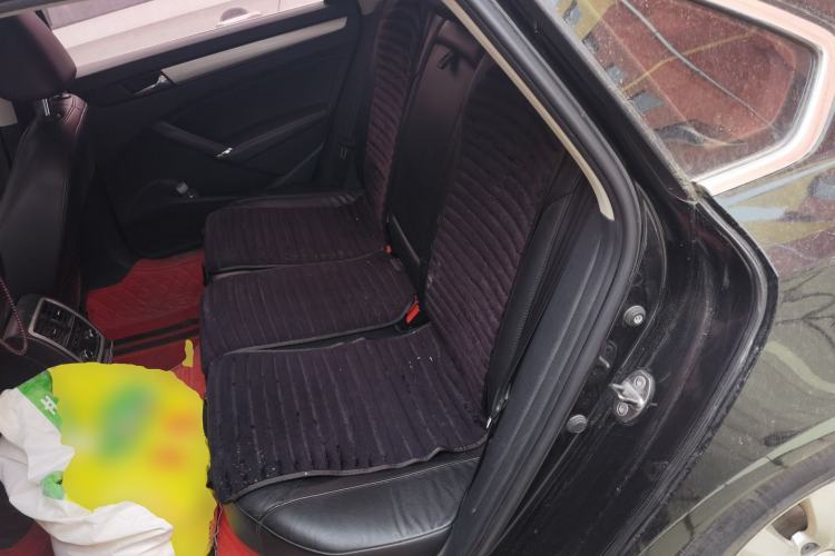 Used Volkswagen Passat 2011 1.8TSI Automatic Prestige Edition Left Rear Seat