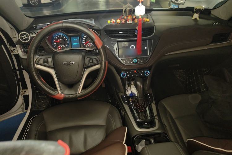 Used Chevrolet Malibu 2017 1.5T Automatic Luxury Edition Center Console