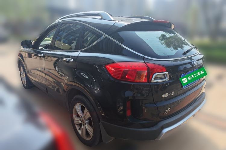 Used Bestune X80 2015 2.0L automatic comfort version
