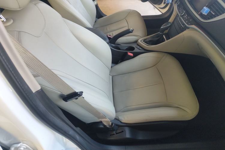 Used Buick GT 2018 15T Dual-Clutch Elite Model China V Standard Right Front Seat