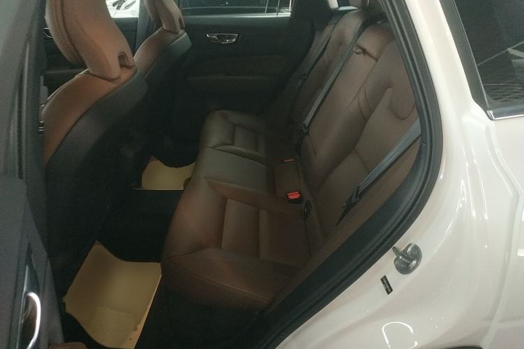 Used Volvo XC60 2025 B5 Four-Wheel Drive Smart & Advanced Luxury Edition
