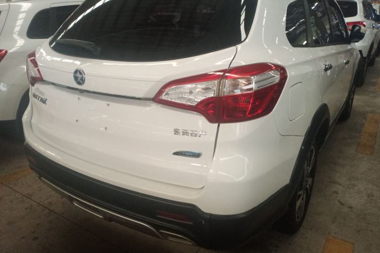 Used Venucia T70X 2016 2.0L CVT SmartFun Sport Edition
