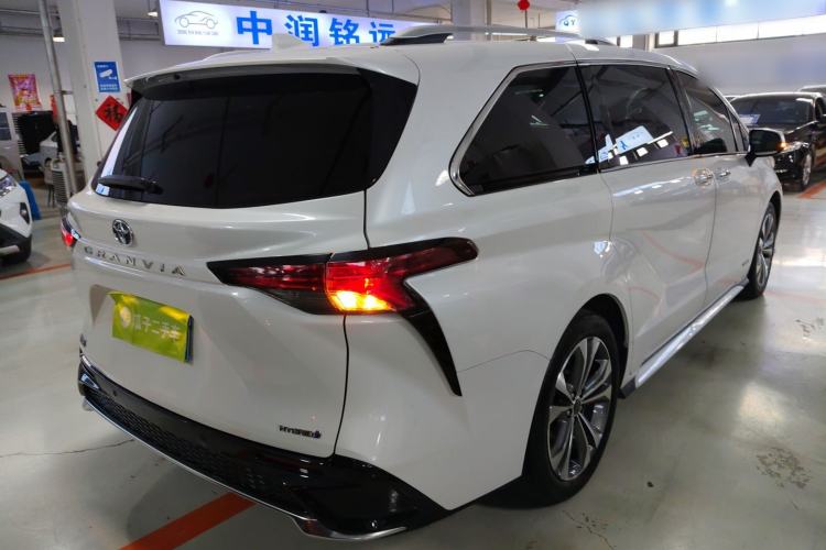 Used Toyota Granvia 2023 2.5L Hybrid Prestige PLUS Edition Rear Right 45 Deg