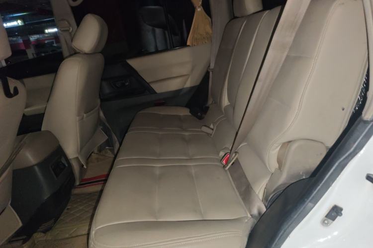 Used Mitsubishi Pajero 2011 V73 3.0L MT GL
