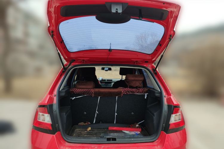 Used Skoda Fabia 2015 1.4L Manual Front-Wheel Drive Model