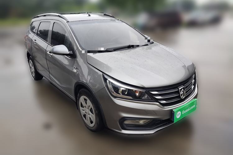Used Baojun 310W 2017 1.5L Manual Comfort Version China VI Emission Standard Front Right 45 Deg