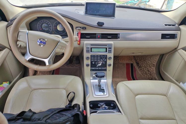 Used Volvo S80L 2011 2.0T ZhiShang Version
