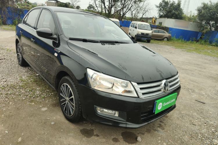 Used Volkswagen Santana 2015 1.6L Automatic Comfort Edition Front Right 45 Deg