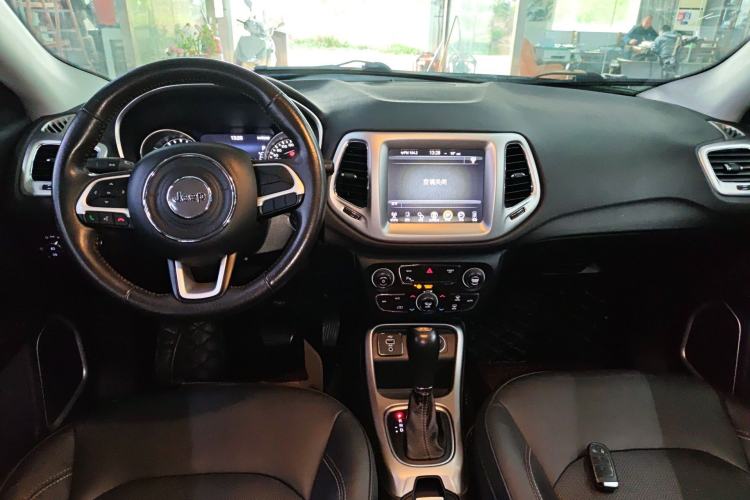 Used Jeep Compass 2017 200T Automatic Family Edition Center Console