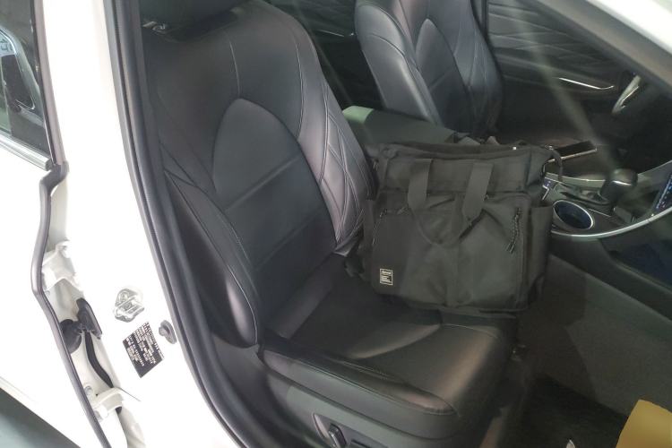 Used Toyota Avalon 2019 Dual-Engine 2.5L XLE Prestige Version China VI Standard