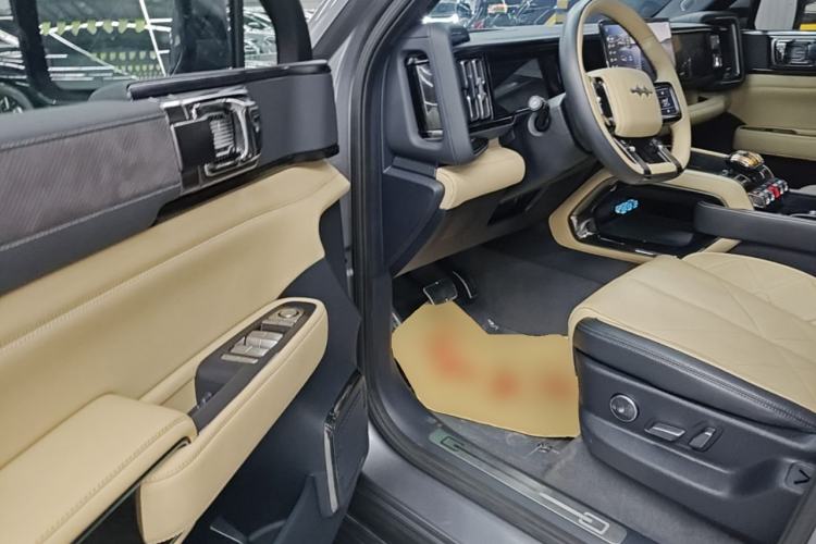 Used Formula Leopard 5 2023 Navigator Edition