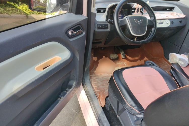 Used Wuling Hongguang MINIEV 2022 Macaron Premium Model – Lithium Iron Phosphate Driver Seat