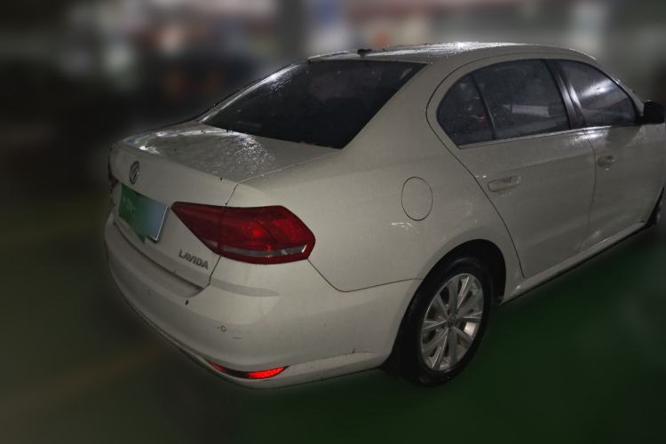 Used Volkswagen Lavida 2015 1.6L Manual Comfort Edition Rear Right 45 Deg