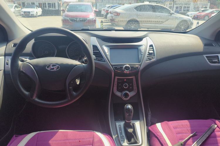 Used Hyundai Elantra (5th Generation / Langdong) 2016 1.6L Automatic Smart Version

