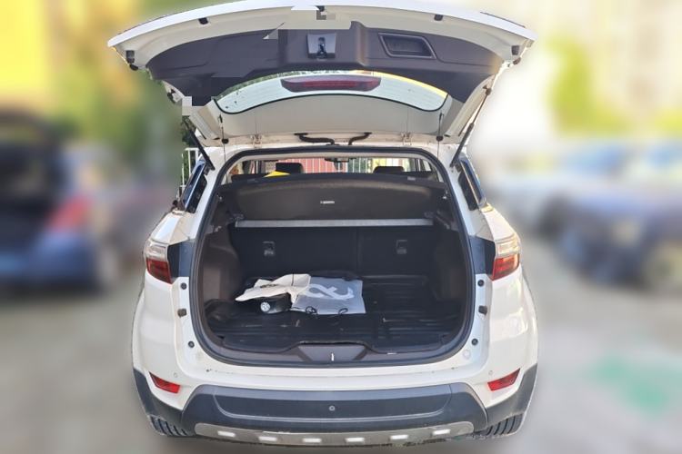 Used JMC Yusheng S330 2016 1.5L GTDi Automatic Two-Wheel Drive Fashion Edition
