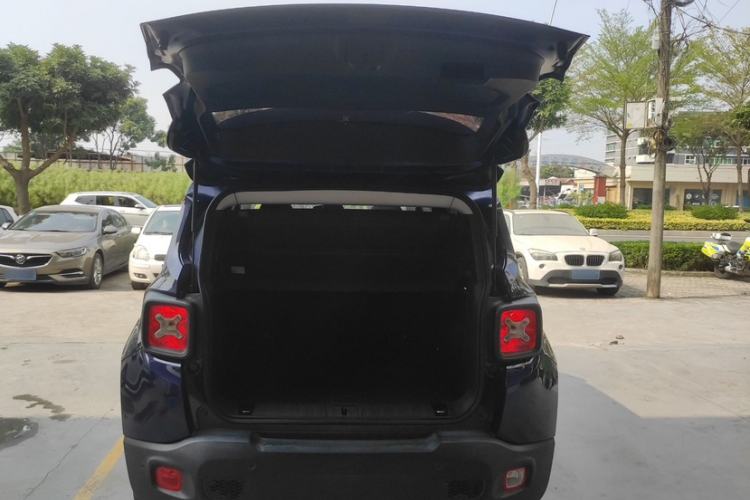 Used Jeep Renegade 2018 Connected Large Screen Version 180T Automatic High-Energy Edition