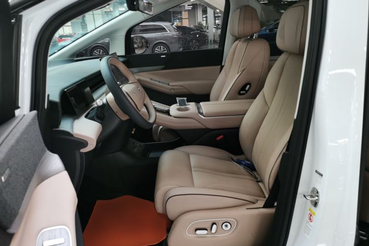 Used XPeng X9 2024 640 All-Wheel Drive High-Performance Max
