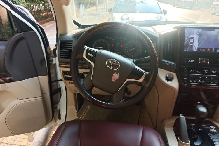 Used Toyota Land Cruiser 2018 4.0 Iron-Wheel Refrigerator Basic Version with No Electric Base Middle East Market