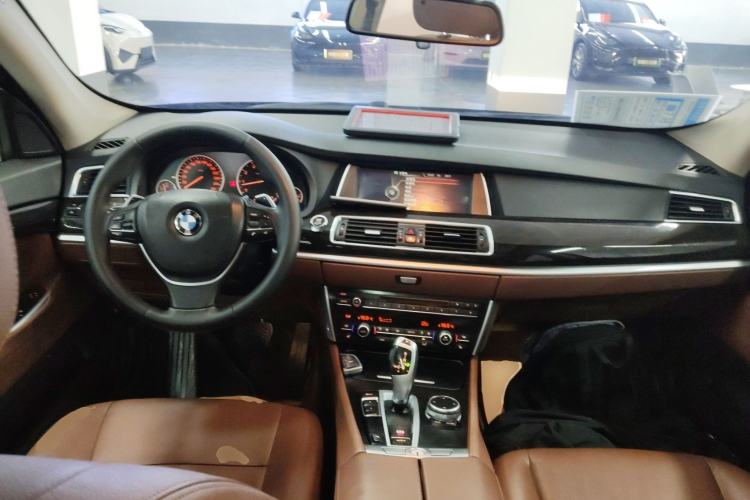 Used BMW 5 Series GT 2014 535i Leading Model