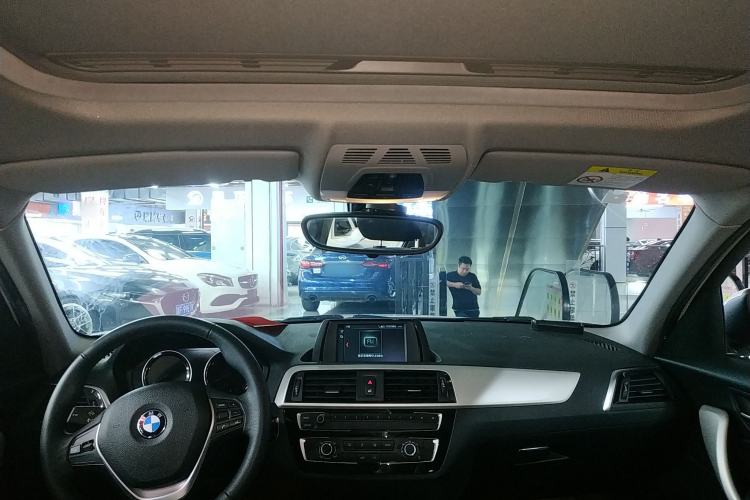 Used BMW 1 Series 2018 118i Leading Model Headliner