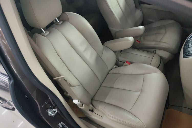 Used Buick GL8 2015 2.4L Luxury Business Premium Edition Right Front Seat