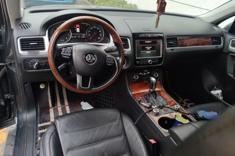 Used Volkswagen Touareg 2011 3.0 TSI High-End Version
