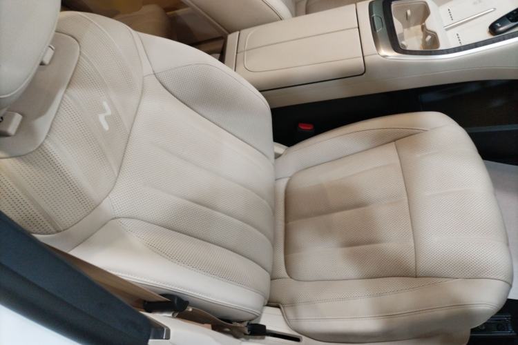 Used ONVO Luxeed L90 2025 Model—Ultra Six-Seater Version
