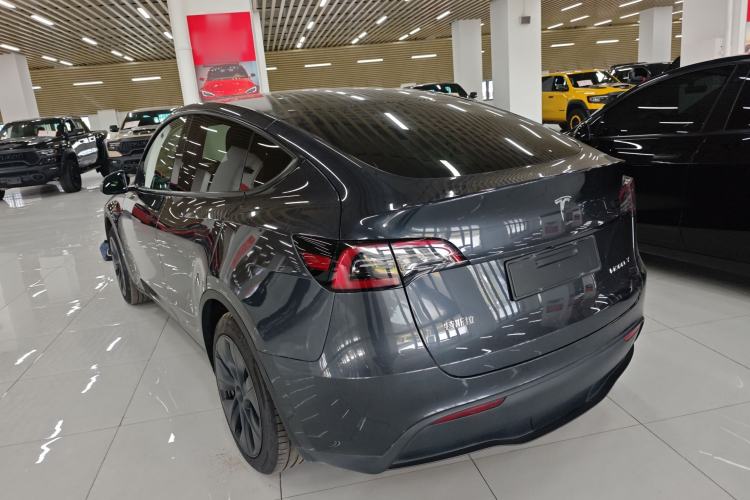 Used Tesla Model Y 2024 Rear-Wheel-Drive Version Exterior 2