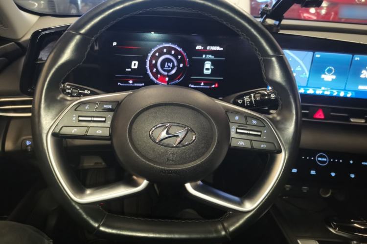 Used Hyundai Elantra 2021 1.5L CVT LUX Prestige Edition
